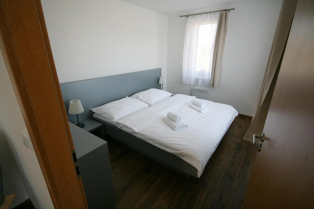 Apartmany Apollon Resort Lednice Bagian luar foto
